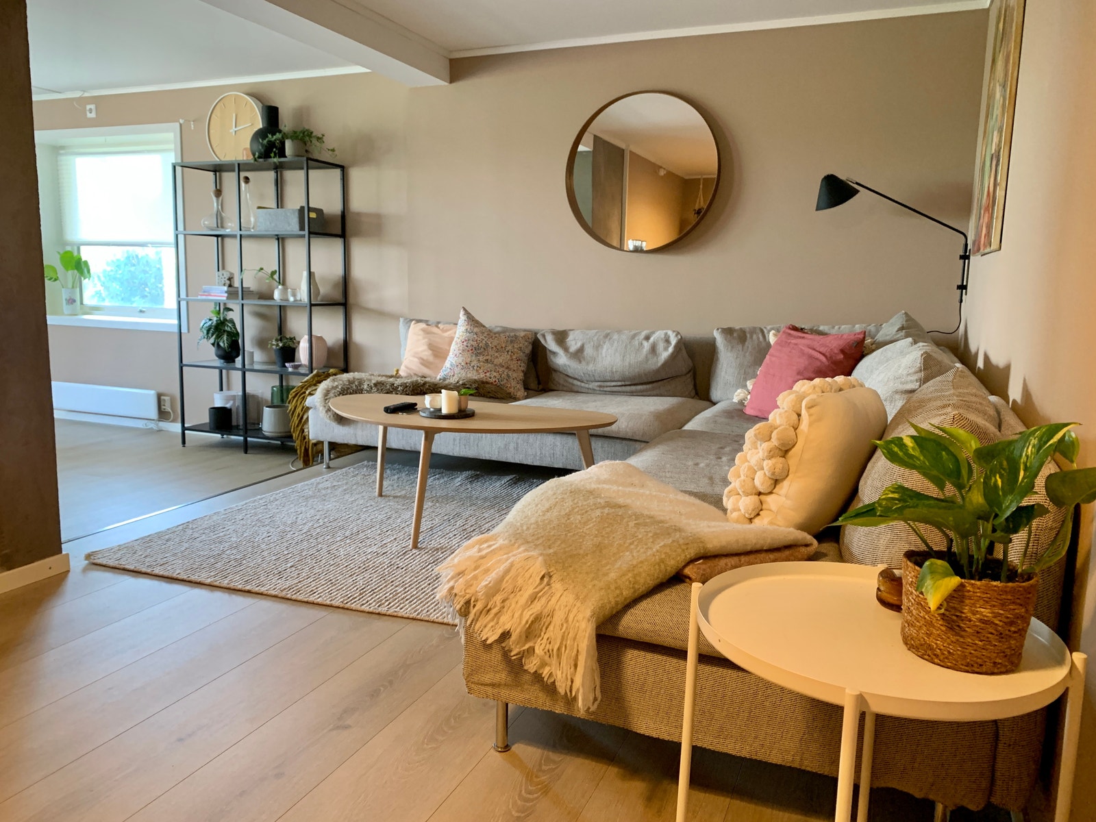 Del av stue med varme i gulv Galleribilde