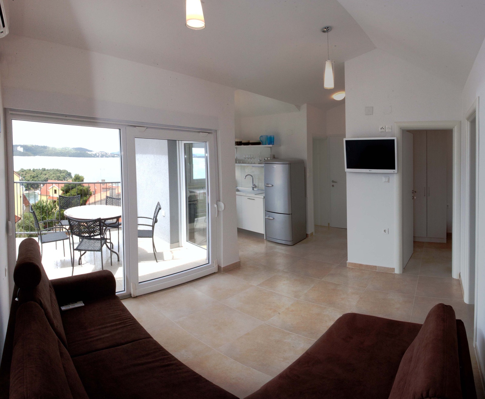 Stue mot kjøkken Galleribilde