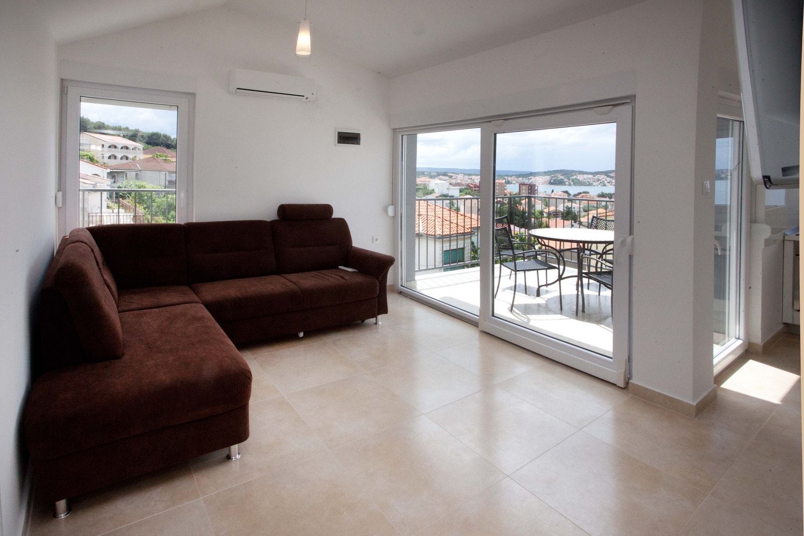 Stue med hjørnesofa Galleribilde