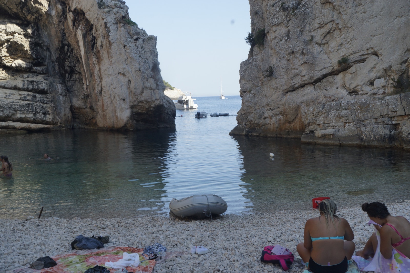 Stiniva Bay på Vis , en av Europa mest kjente strender Galleribilde