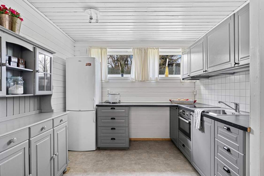 Bilder tatt før utskifting av takplater Galleribilde