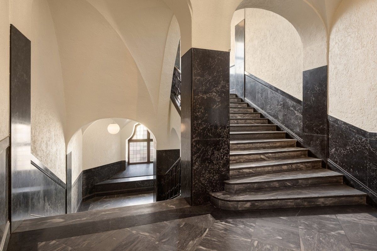 classic and elegant hallways / klassisch og elegant fellesarealer Galleribilde
