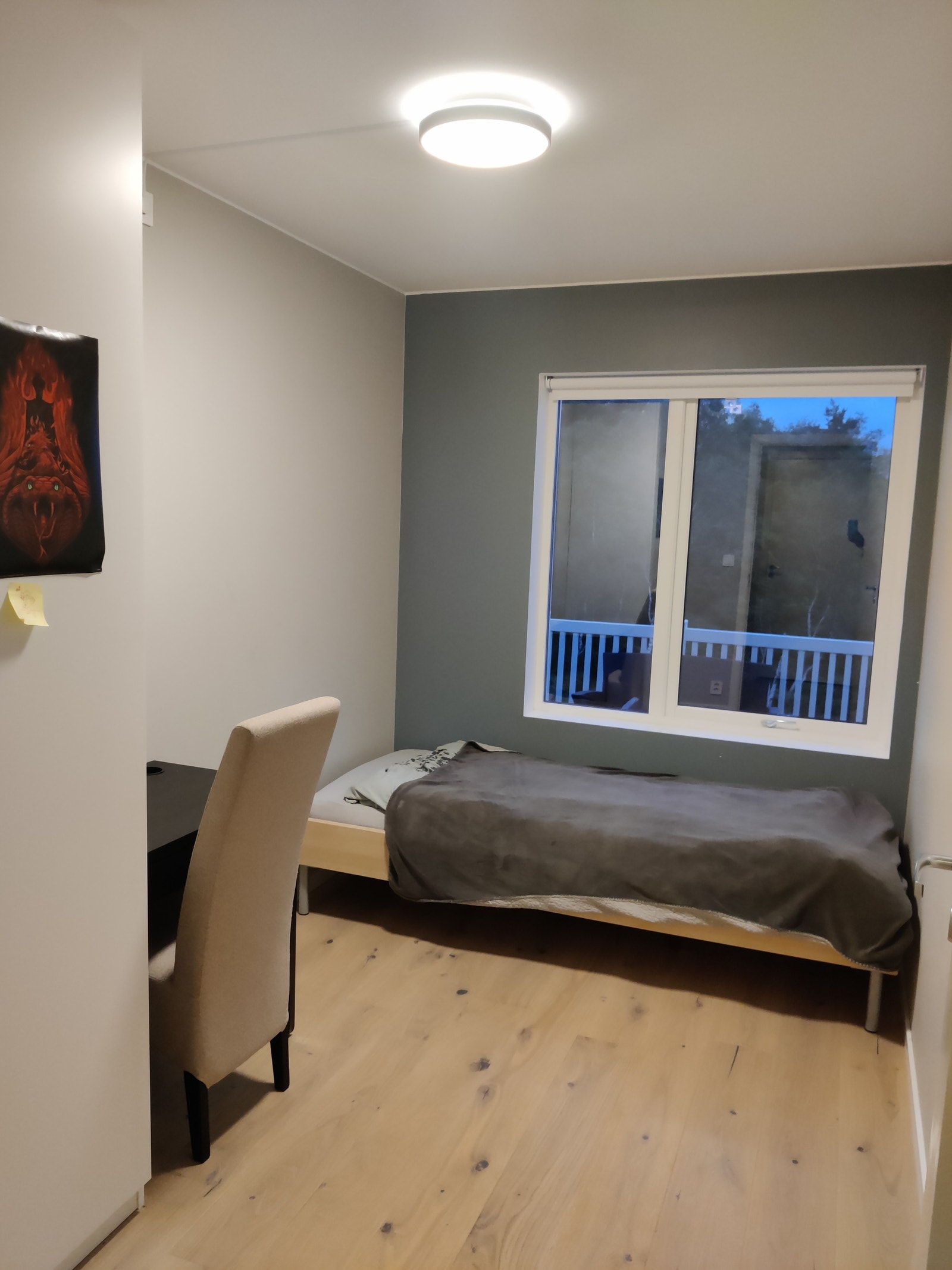 Soverom på 7,5 kvm med 1m garderobe Galleribilde