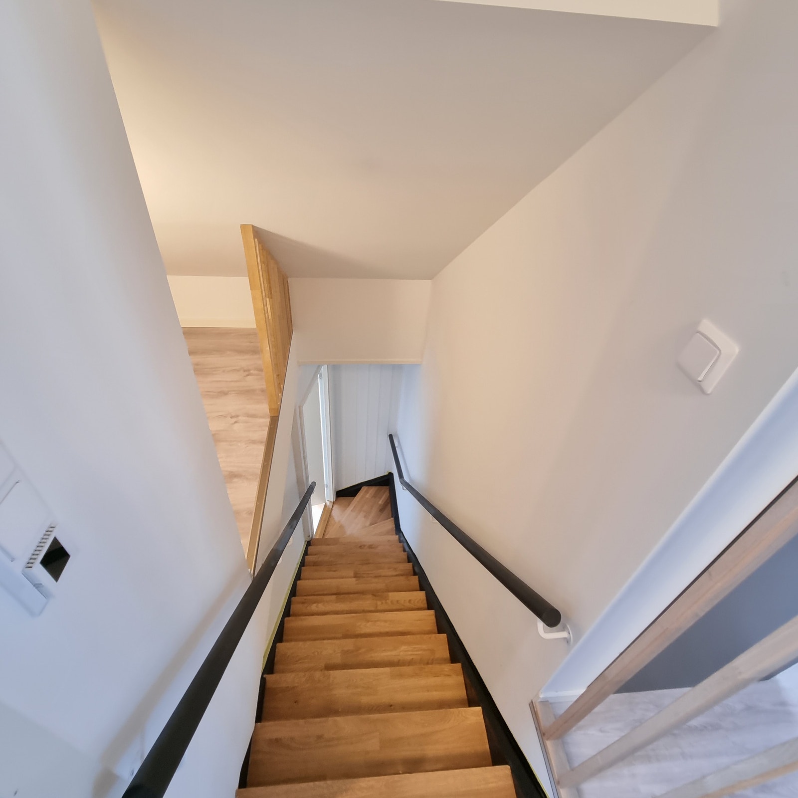 Innvendig trapp inne i leilighet. Galleribilde