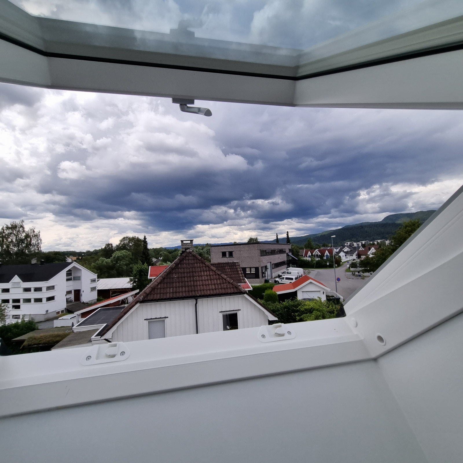 Utsikt vindu stue Galleribilde