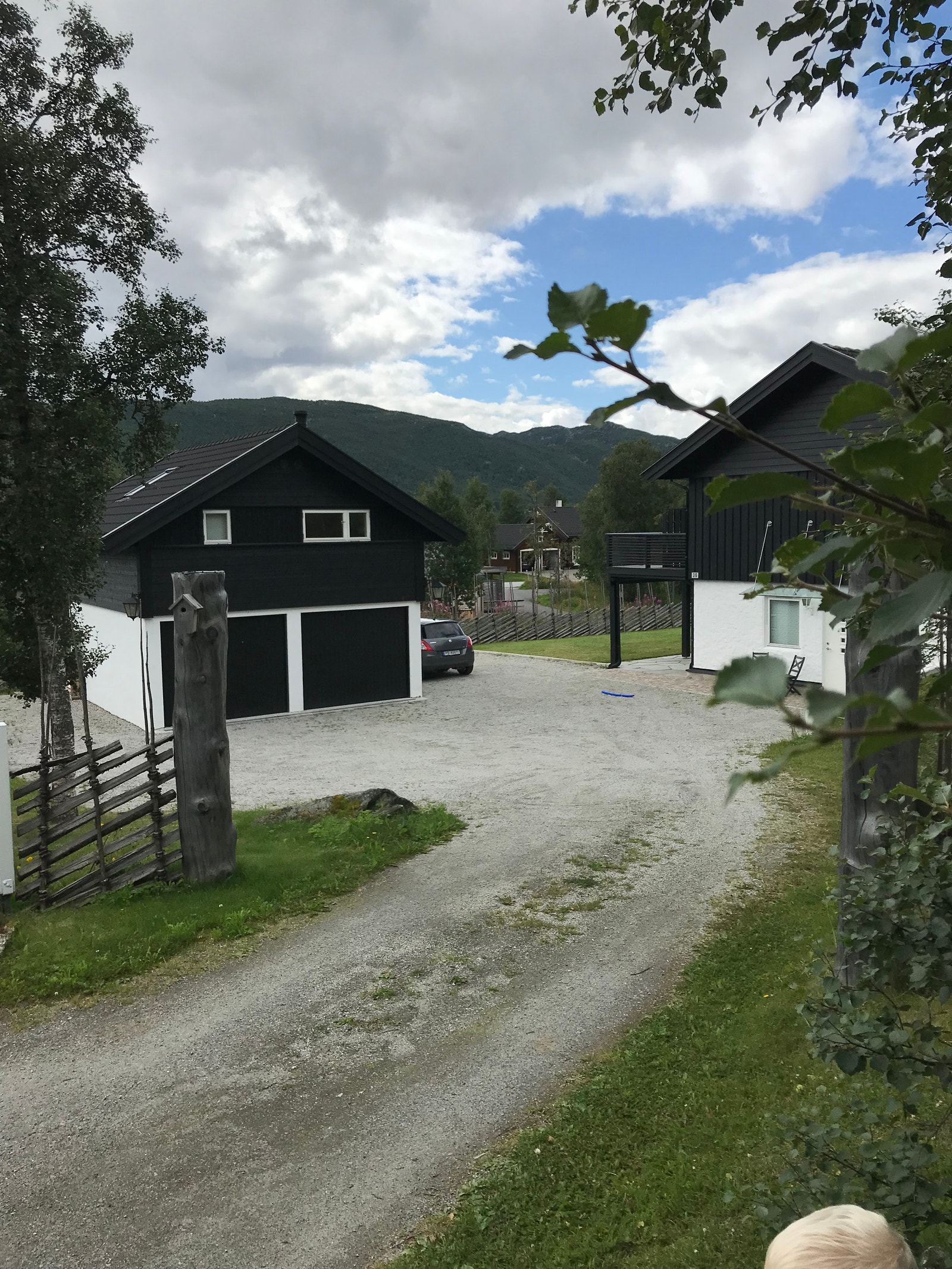 Innkjørselen til Ustedalen 36 Galleribilde