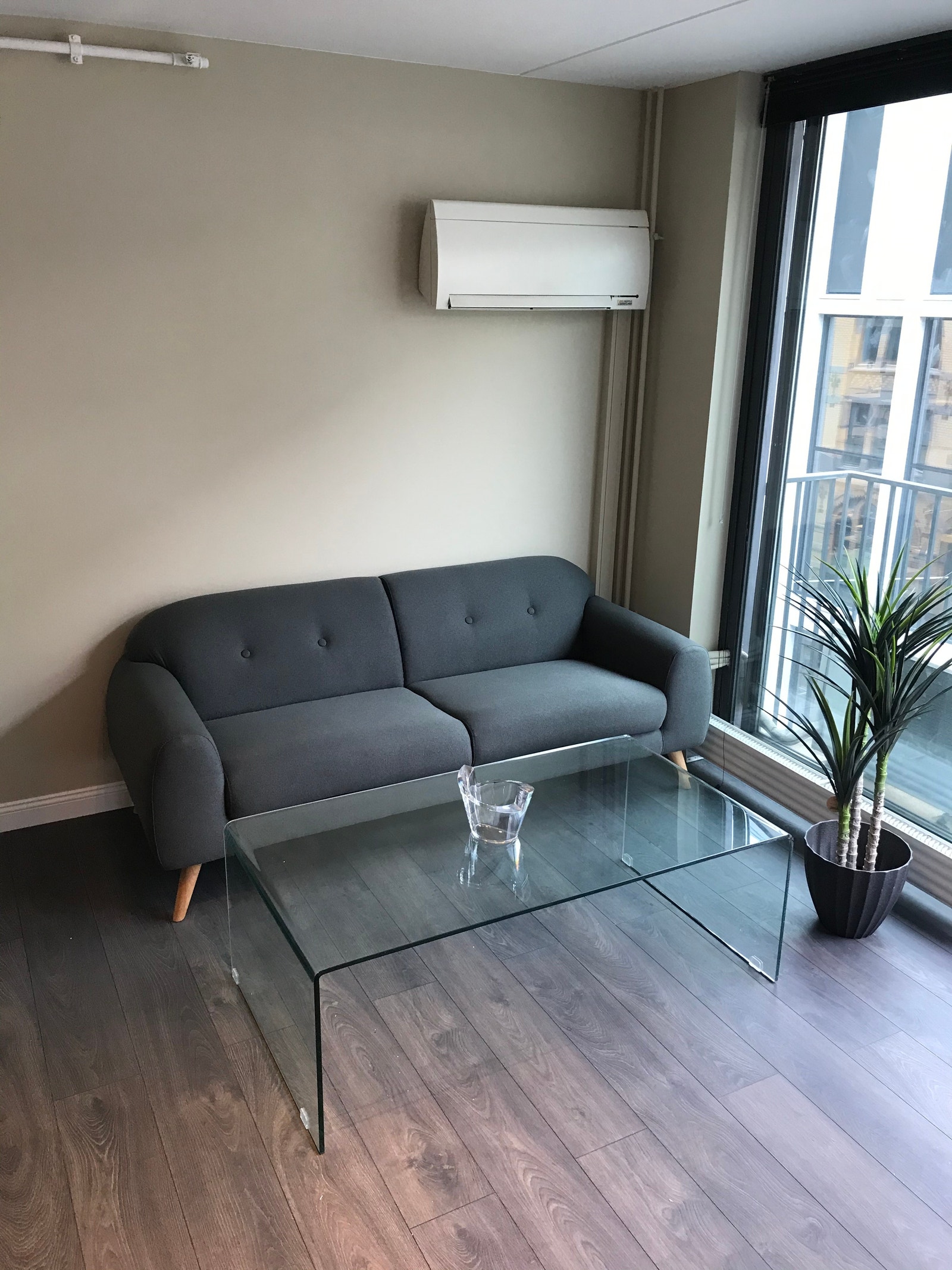 Nyrenovert moderne stue Galleribilde