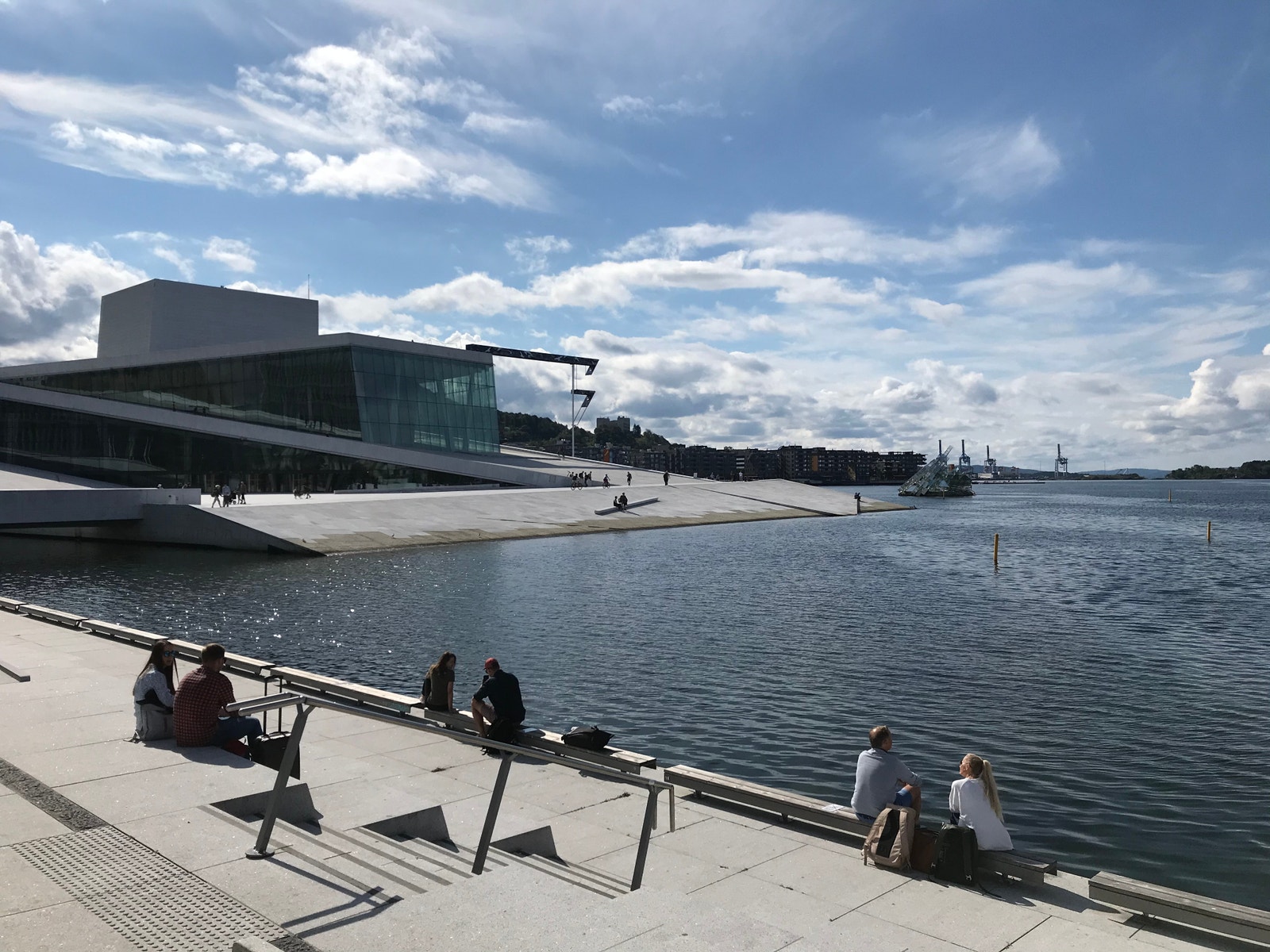 10 min gange til Bjørvika/ operaen / 15 min gange til Aker Brygge / Tjuvholmen Galleribilde