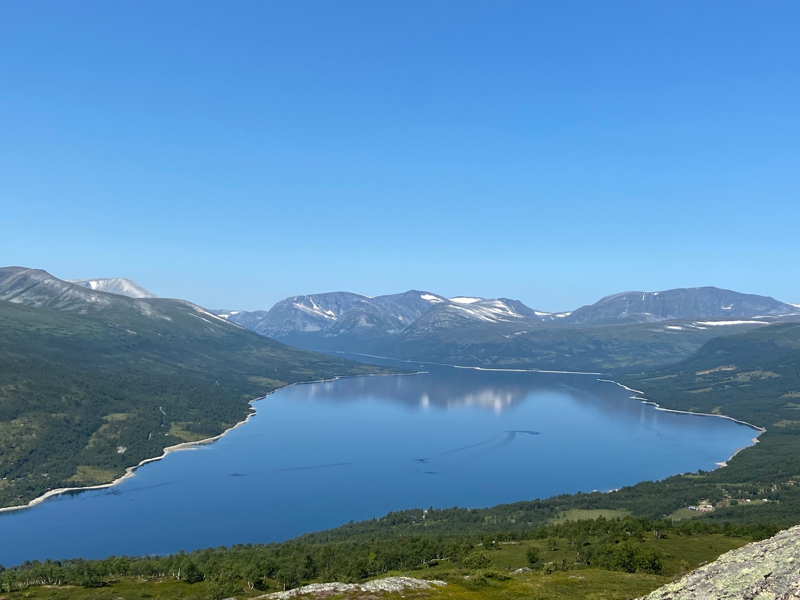 Utsikt fra Rauhovden 972 moh, som ligger 2,5 km unna hytta Galleribilde