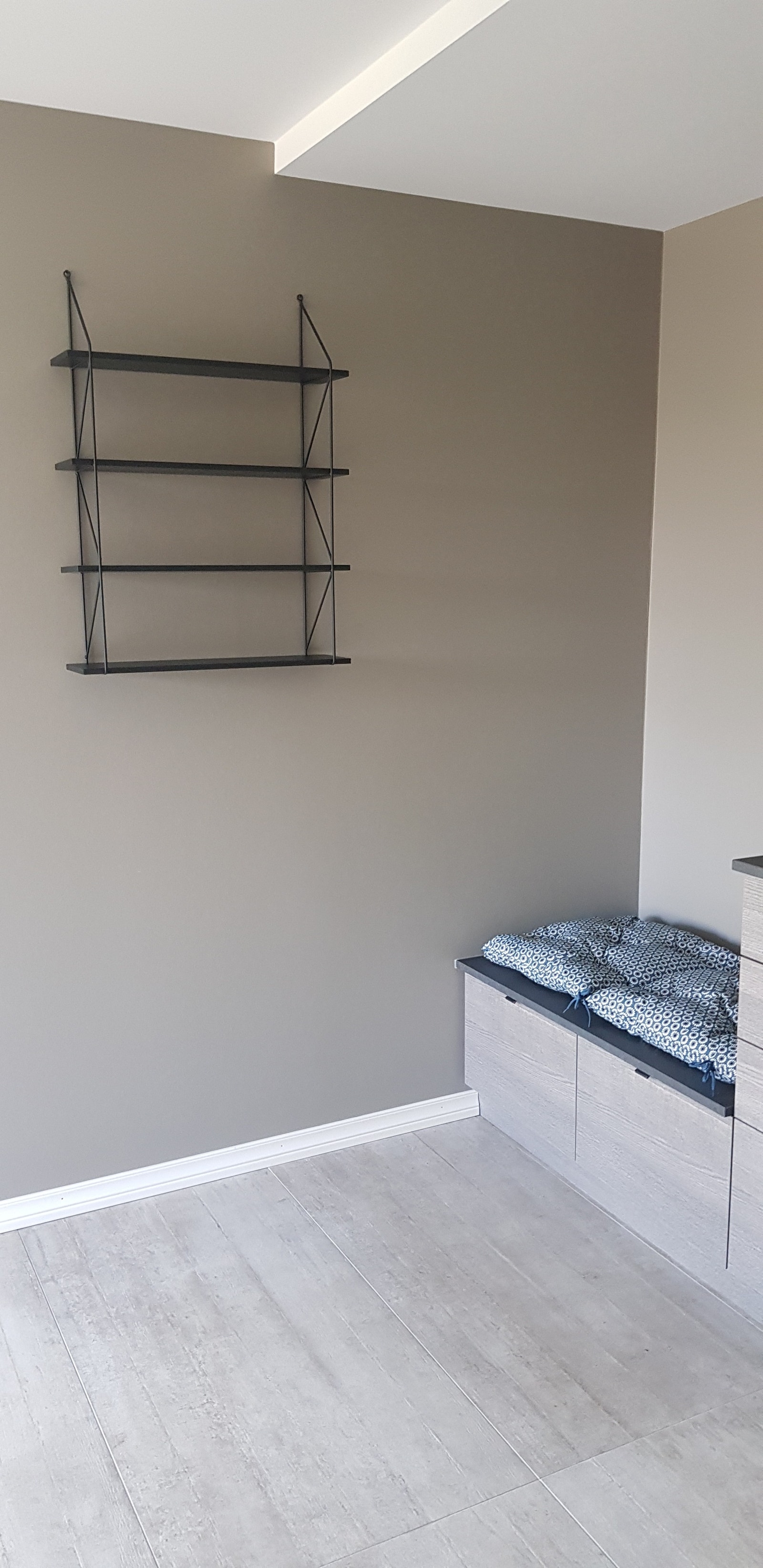 Kjøkkenkrok med skuffebenk. Galleribilde