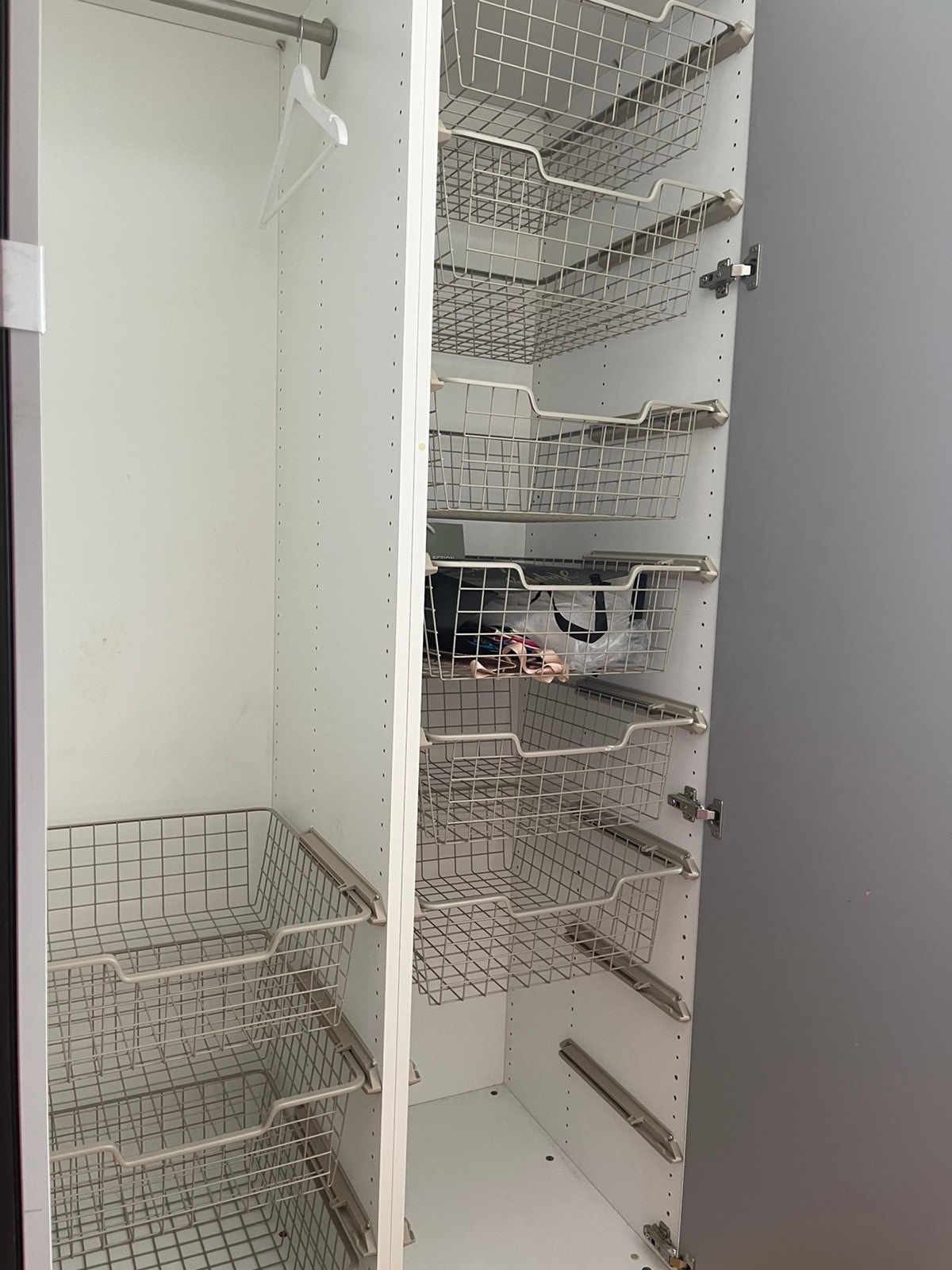 Rom 2 romslig garderobeskap med speil dører Galleribilde