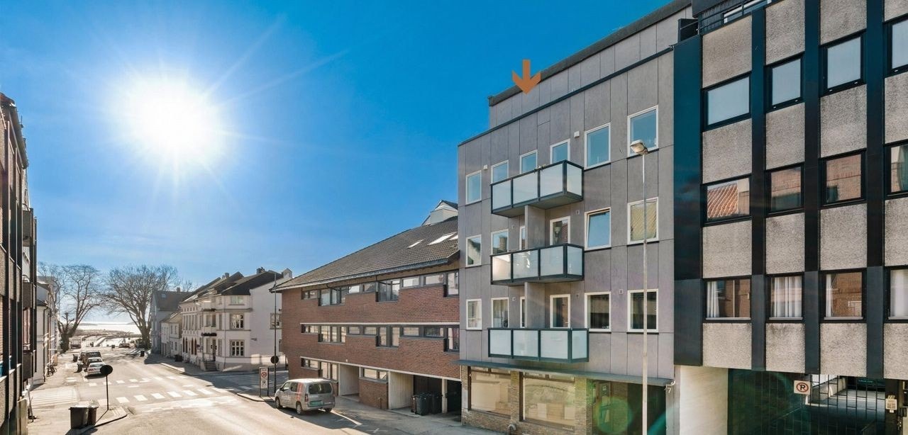 Bo høyt og sentralt ved bystranda! Galleribilde