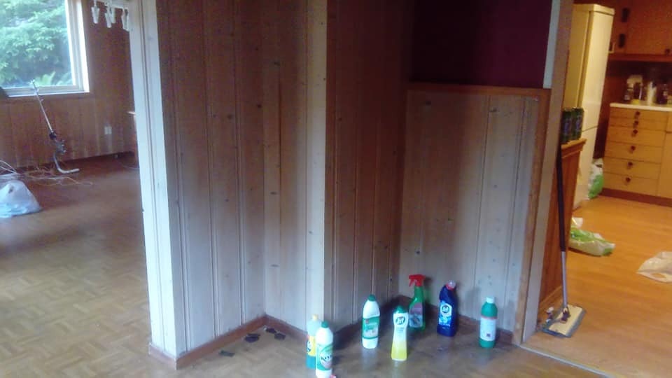 kjøkken mangle microbølgeovn og kopp-bestikk-vaske-maskin så må vaska alt for hånd. Galleribilde