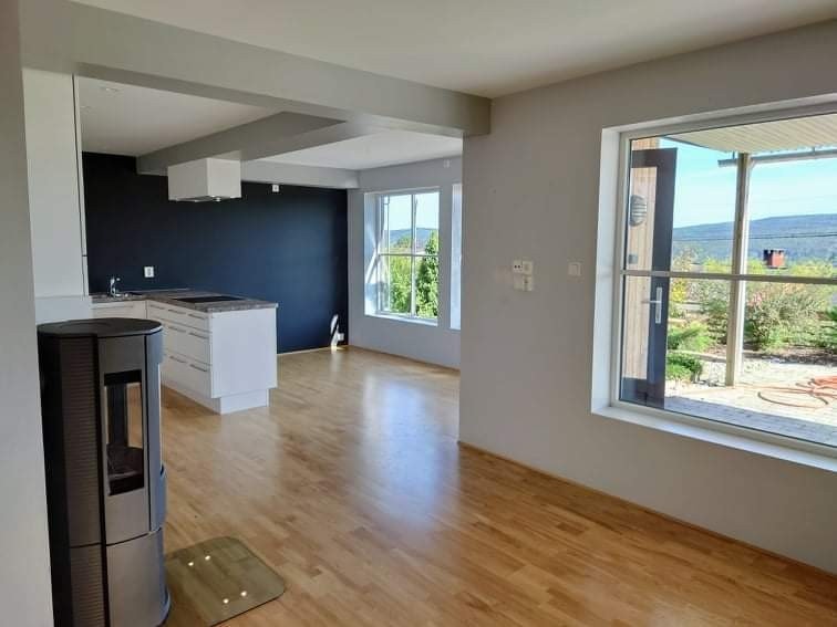 Fra stue mot kjøkken. Galleribilde