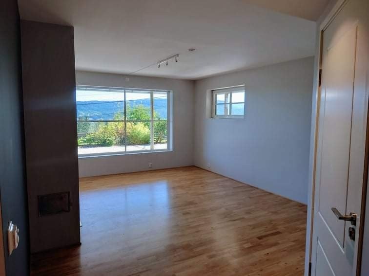 Fra gang mot stue Galleribilde