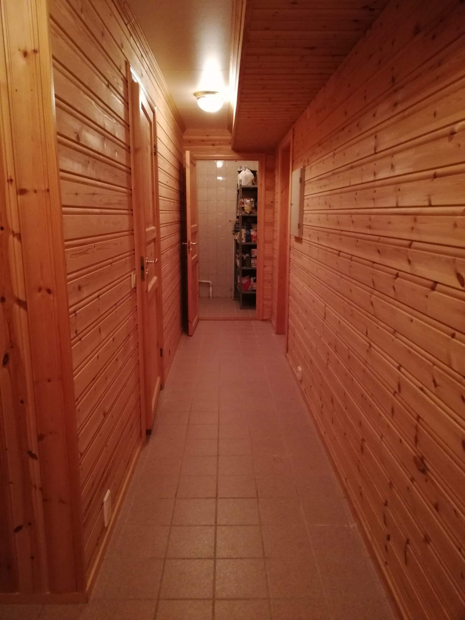 Gang Sokkel inn til Toalettrom. Galleribilde