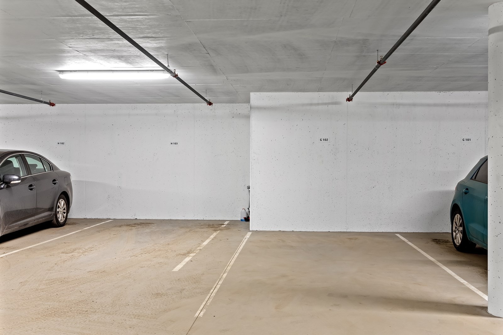 Garasjeplass i lukket garasjeanlegg. Galleribilde