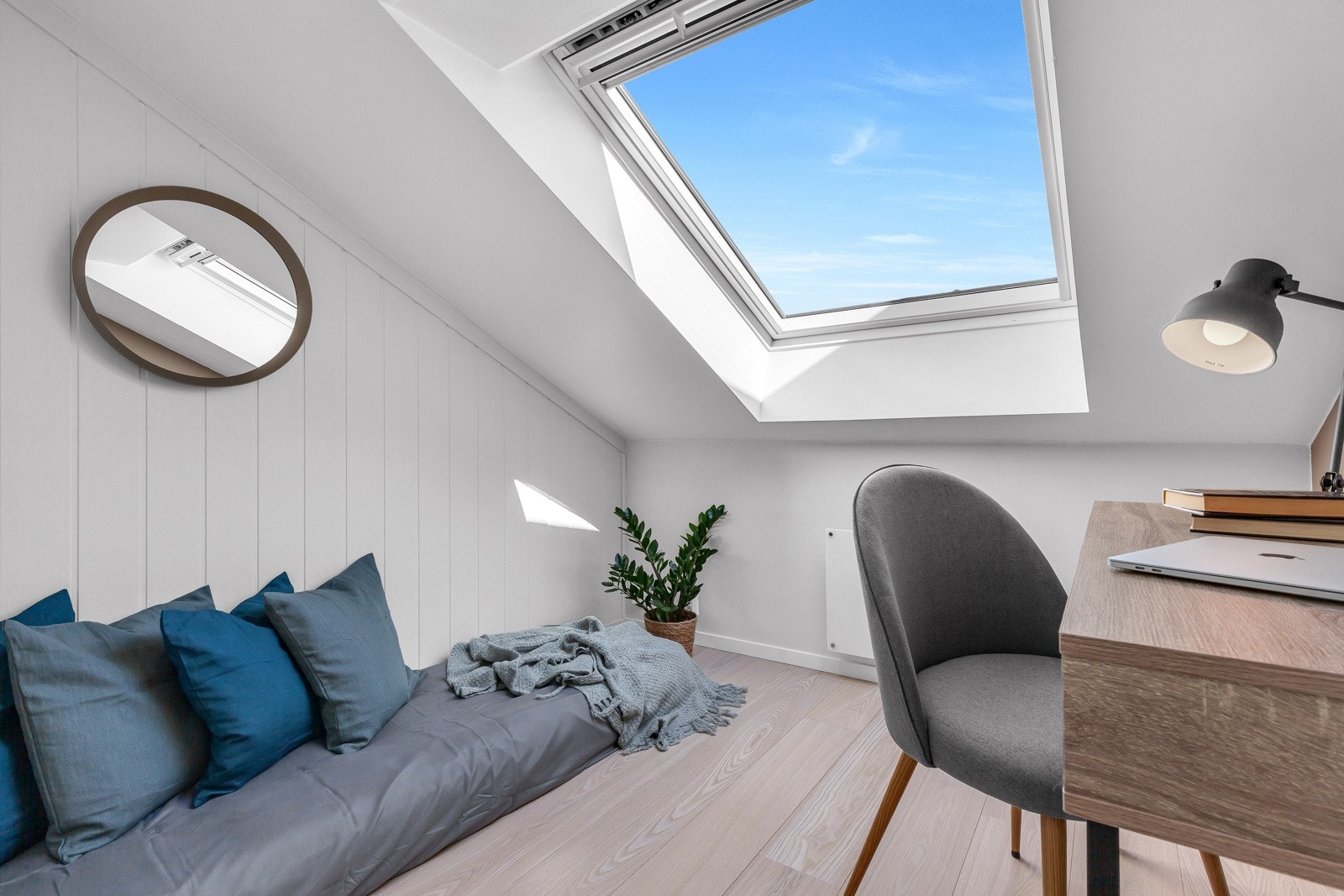 Soverom ll. Galleribilde