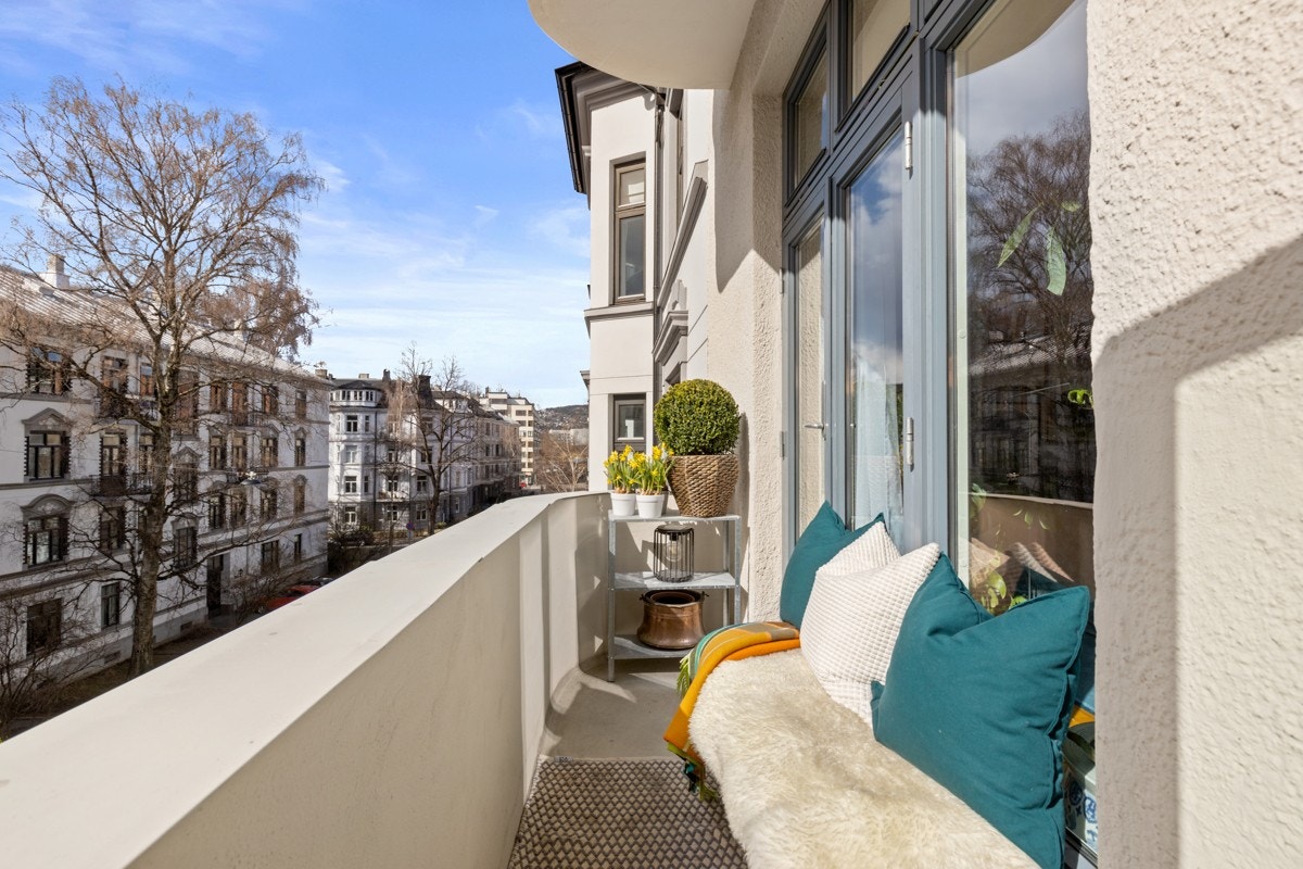 Balkongen har meget gode solforhold. Galleribilde