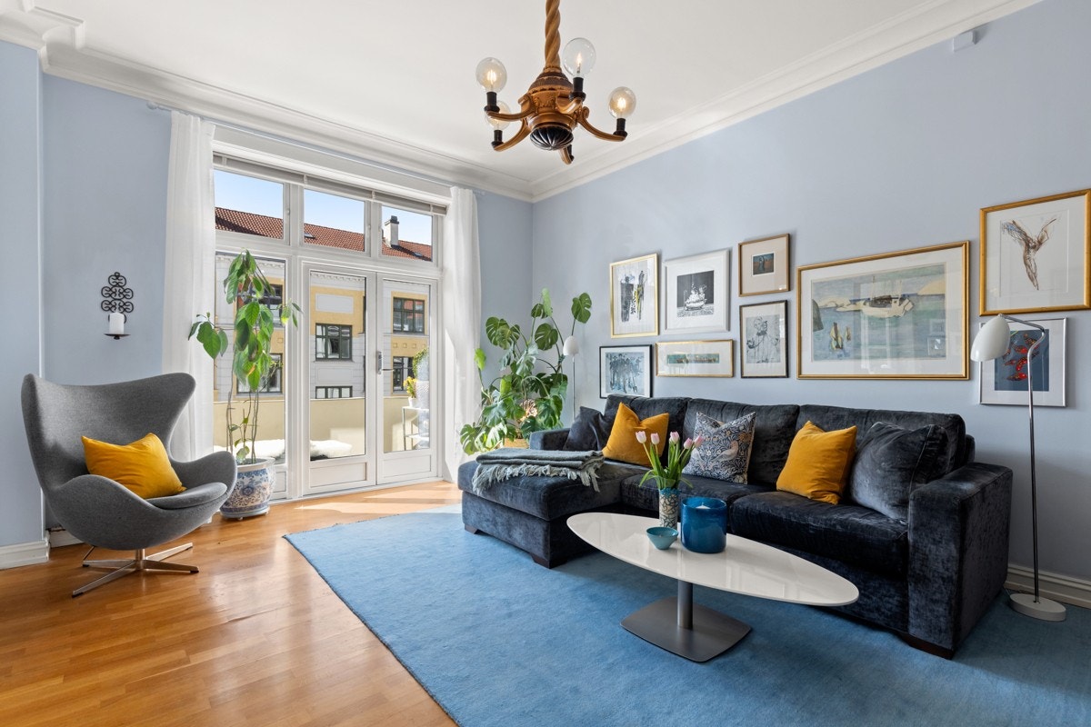 Henrik Ernesto Øygarden, jurst/eiendomsmegler & partner v/Eie Fagerborg har gleden av å presentere en stor 5-roms leilighet i Suhms gate 3 B. Galleribilde