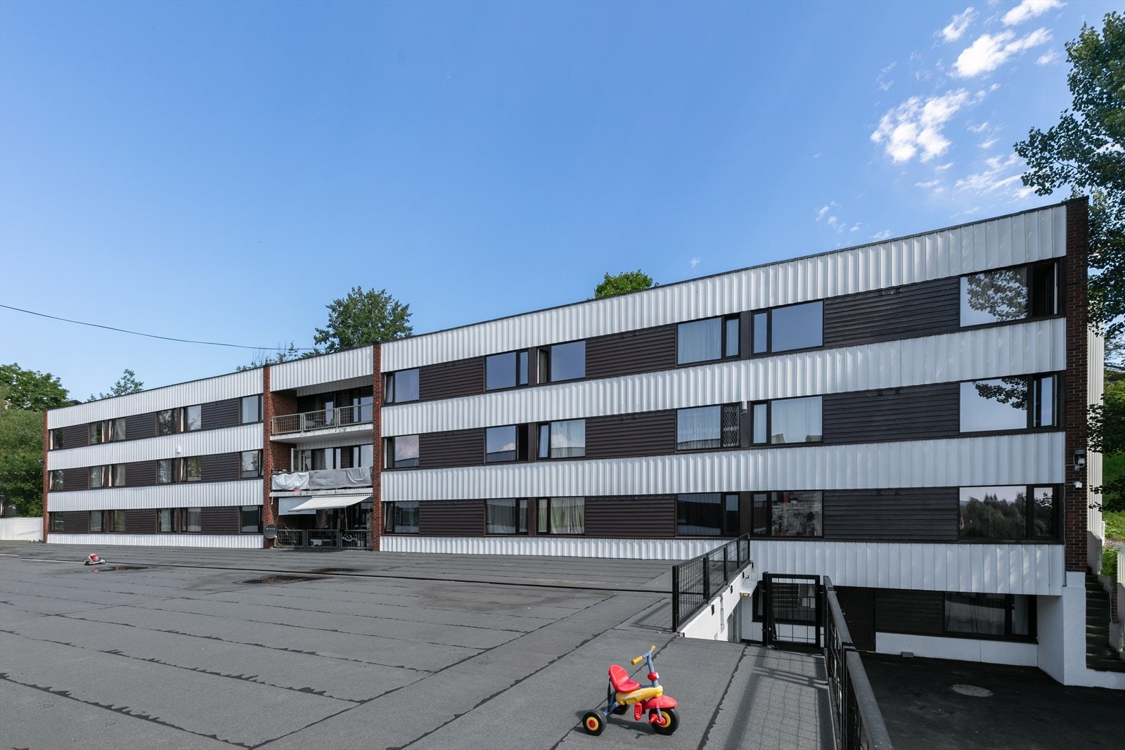 Blokken fra vest. Galleribilde