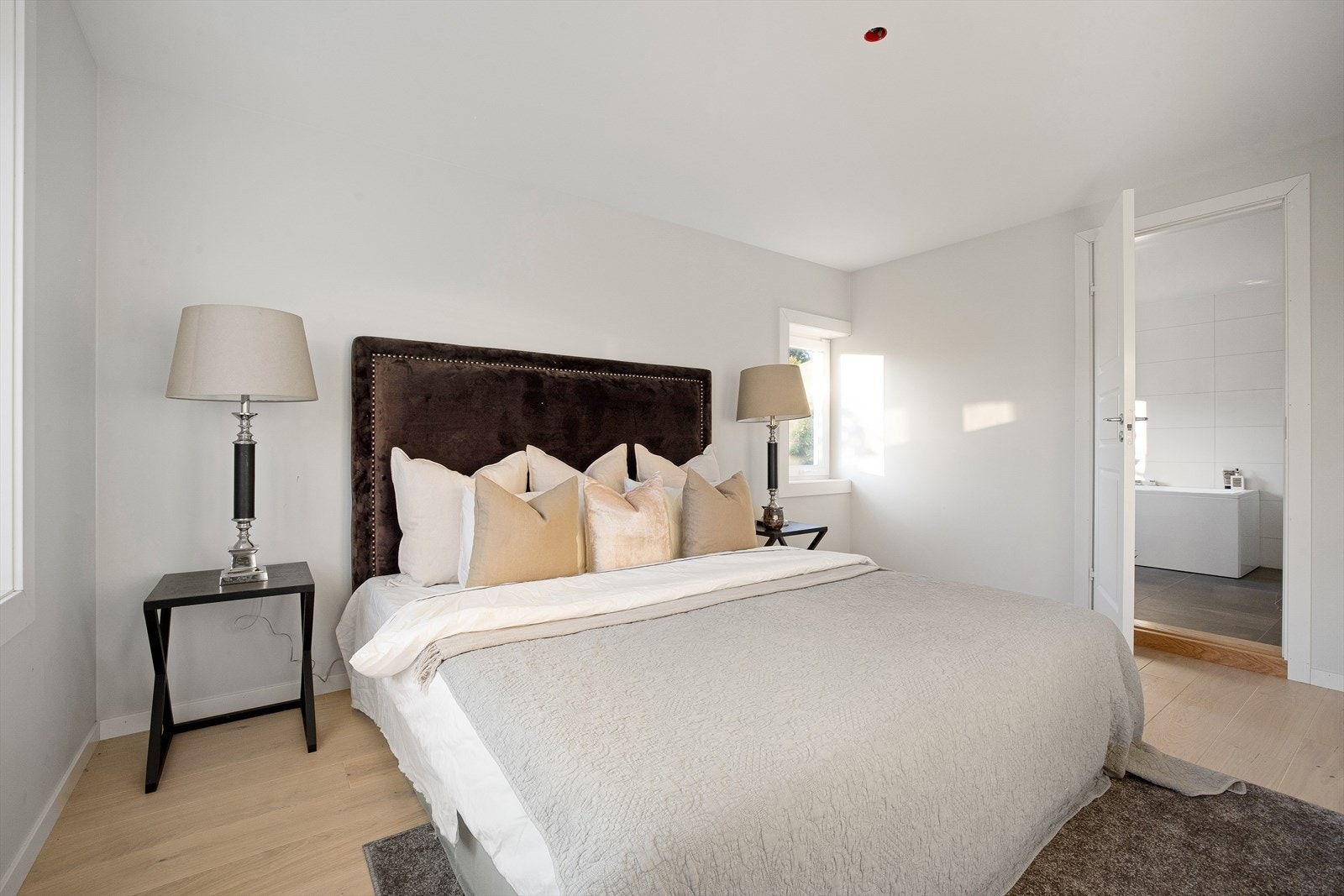 Hovedsoverom 2. etasje. Galleribilde