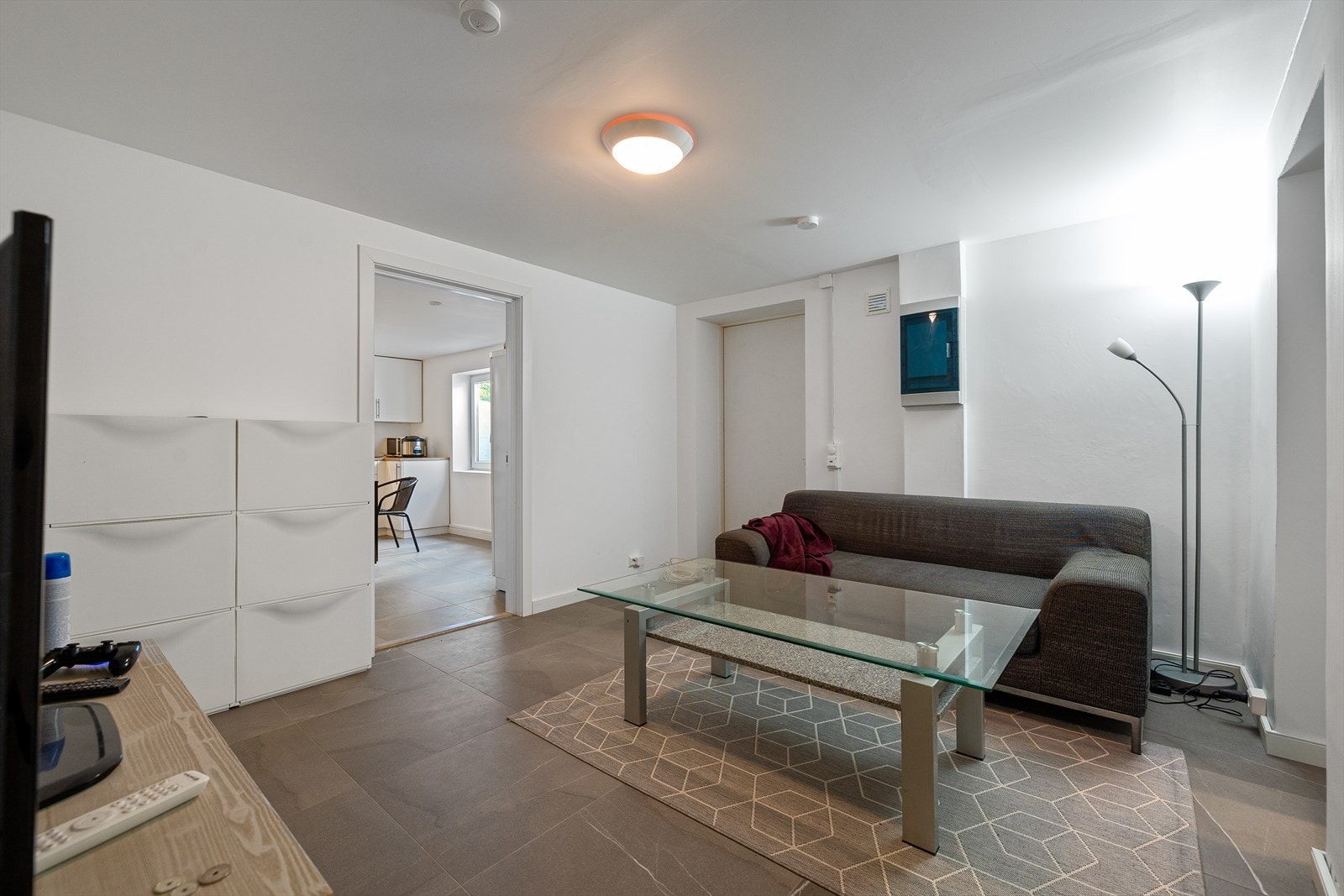 Utleiedel i kjeller med 4 godkjente soverom, bad, spisekjøkken og stue. Galleribilde