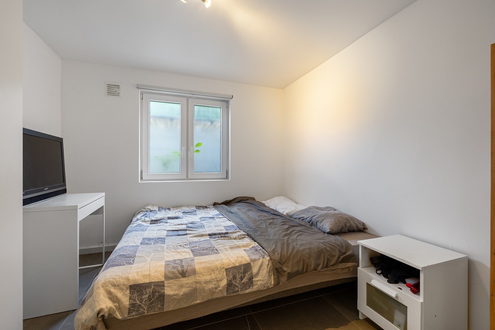 Utleiedel i kjeller med 4 godkjente soverom, bad, spisekjøkken og stue. Galleribilde