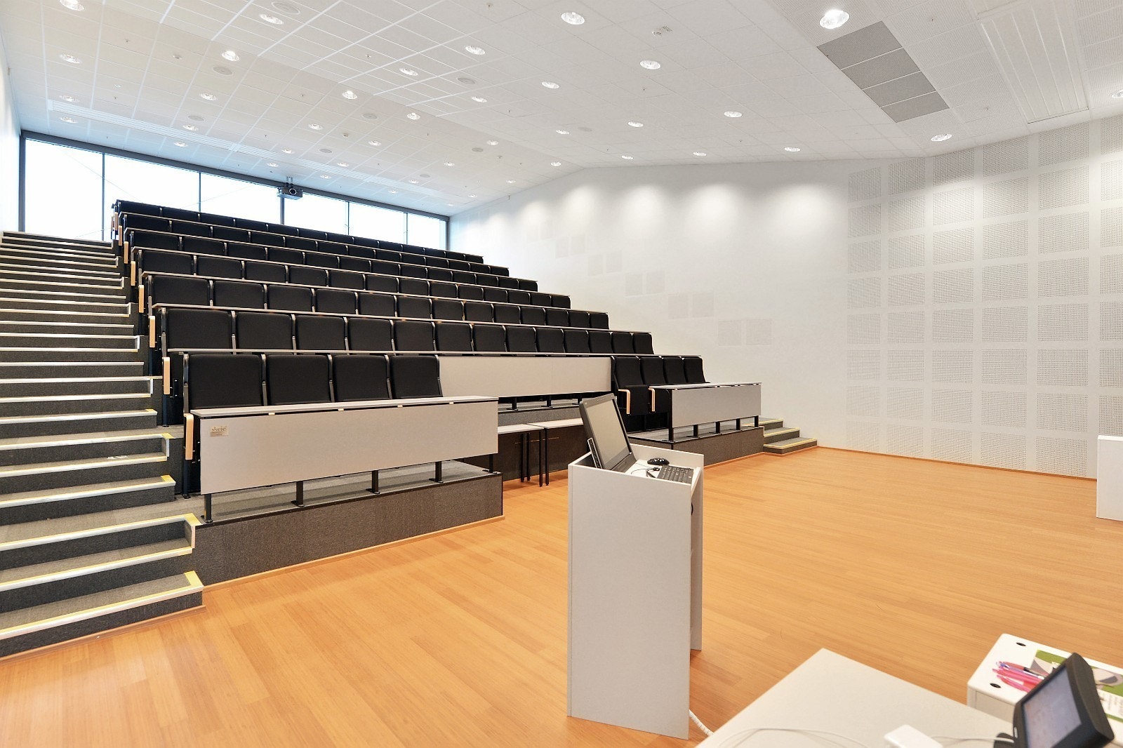 Felles auditorium med kapasitet på 120 personer Galleribilde