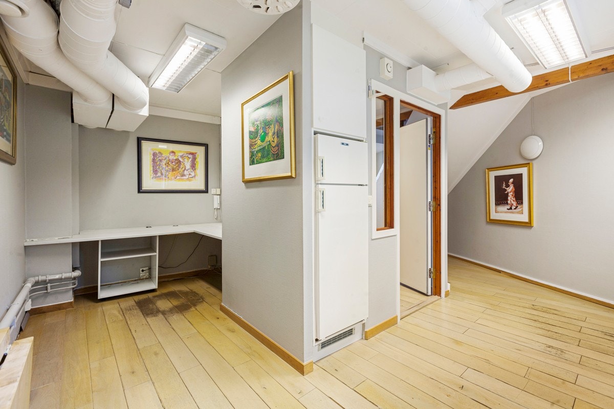 I første etasje kan man tenke seg kjøkken, og her er det god plass for moderne løsninger. Galleribilde