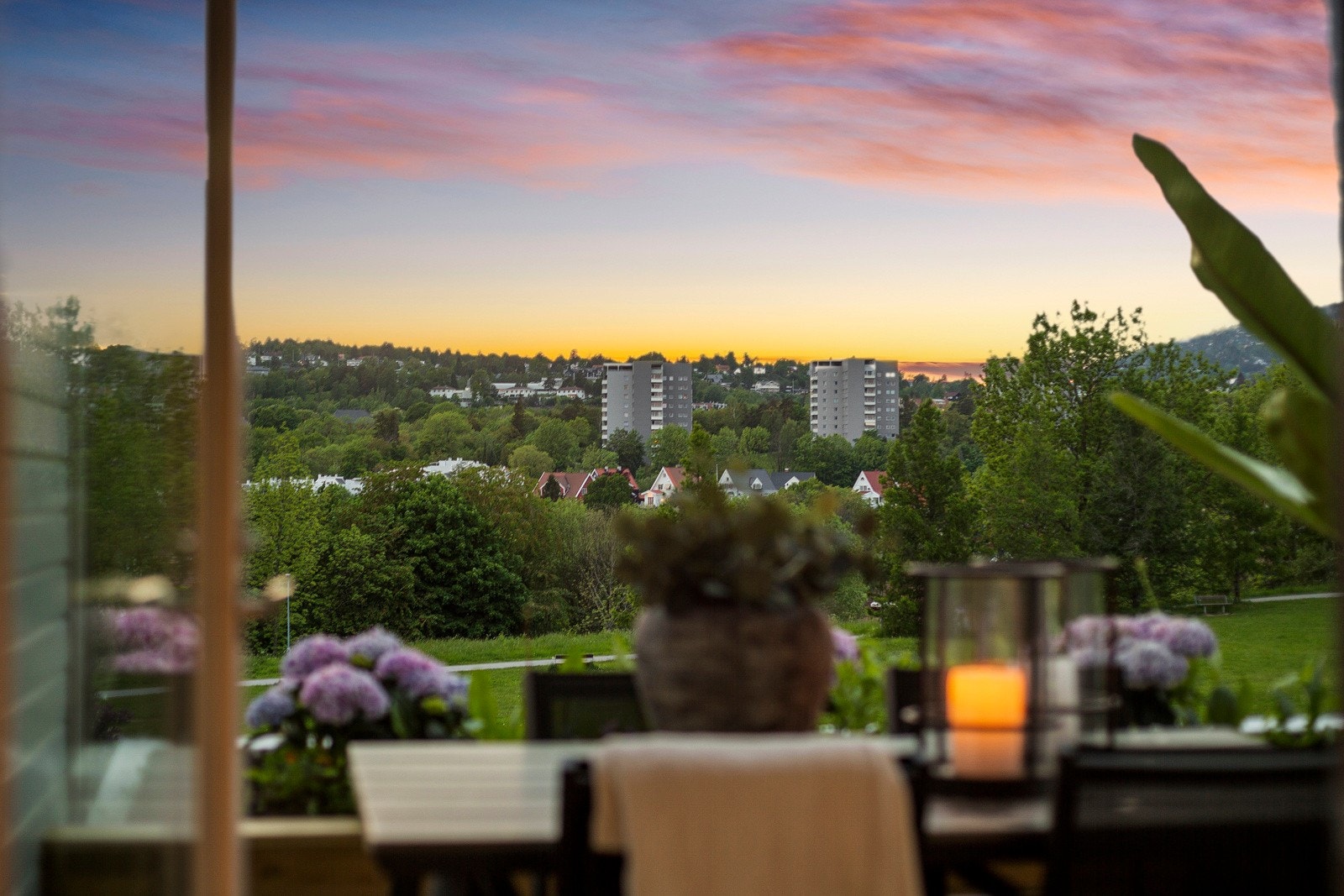Leiligheten ligger i et meget attraktivt, sentralt og likevel rolig boligområde på Skøyen Terrasse i Oslo Galleribilde