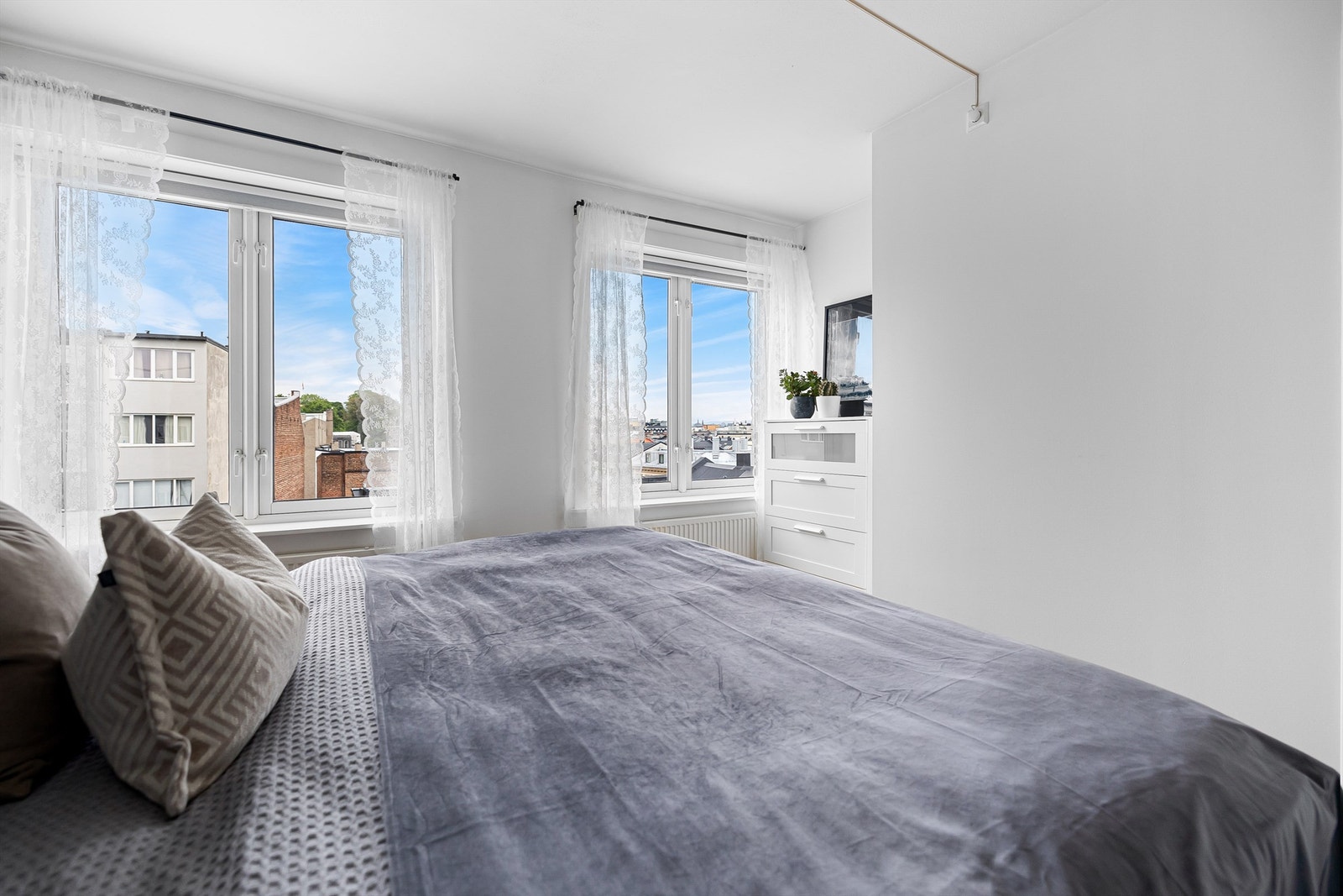 Her våkner man til morgensolen. Galleribilde