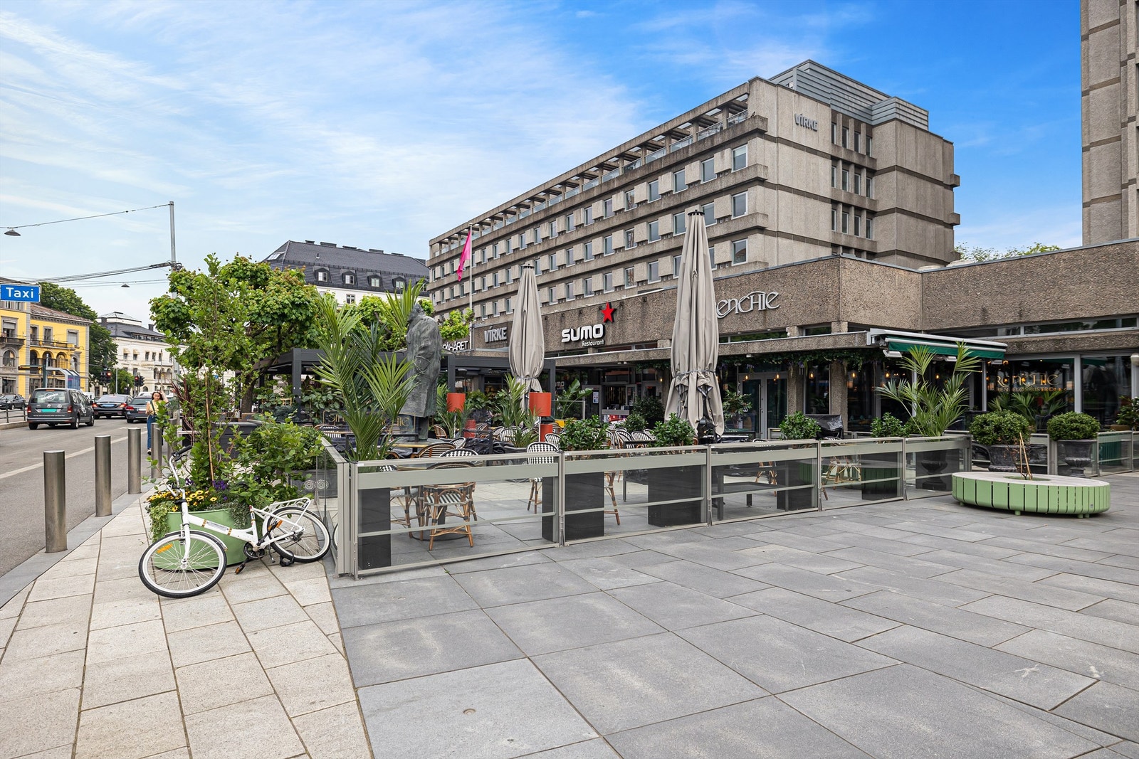 Solli plass har et rikt utvalg av spisestedet. Kun et par minutter fra leiligheten. Galleribilde