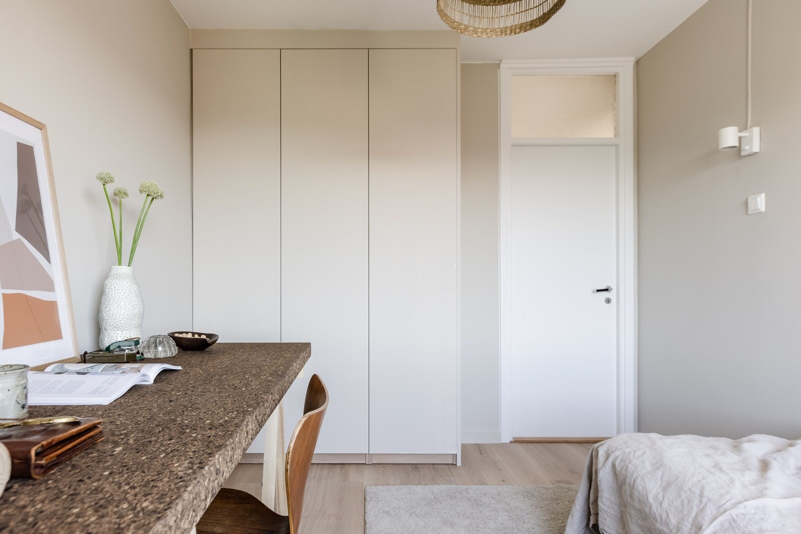 Romslig innebygget garderobe Galleribilde