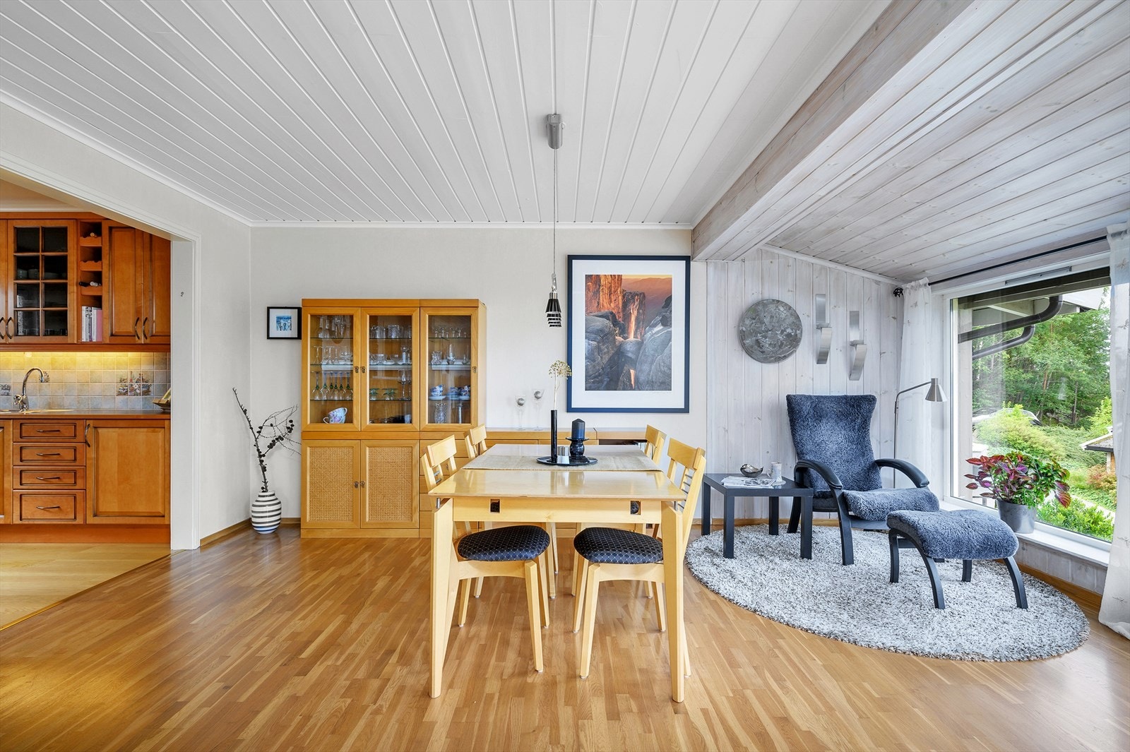 Plass til både sitte- og spisegruppe etter eget ønske og behov Galleribilde