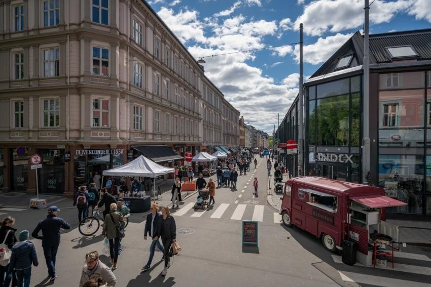Markveien med sitt brede tilbud av forretninger. Galleribilde