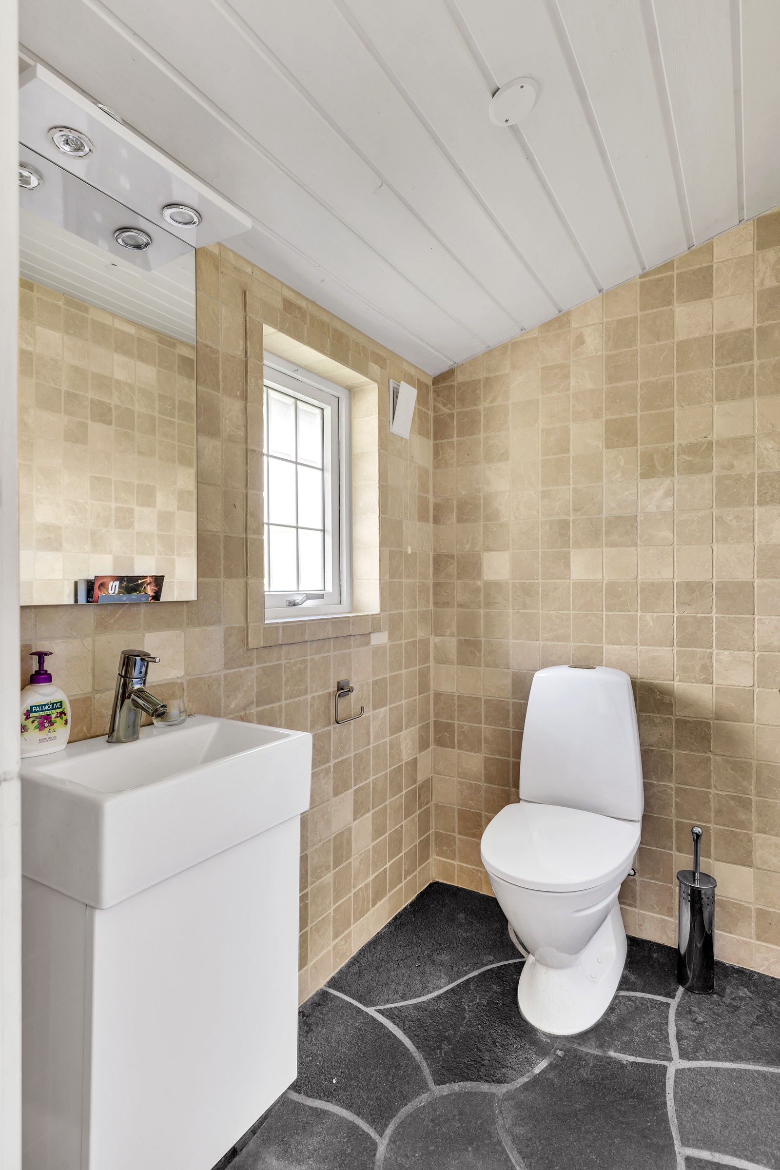 WC-rom innenfor hallen Galleribilde