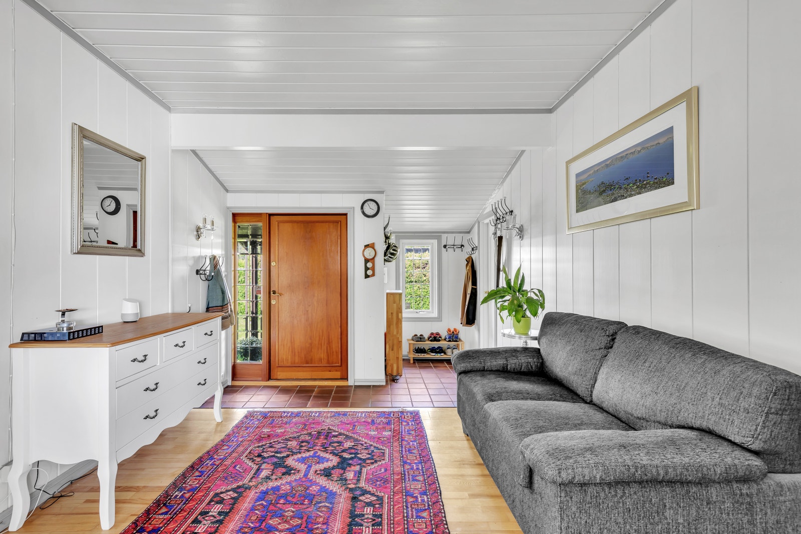 En romslig hall ønsker deg velkommen Galleribilde