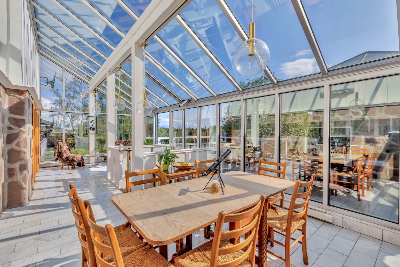 Sommerstuen har isolerglass og brukes hele året Galleribilde