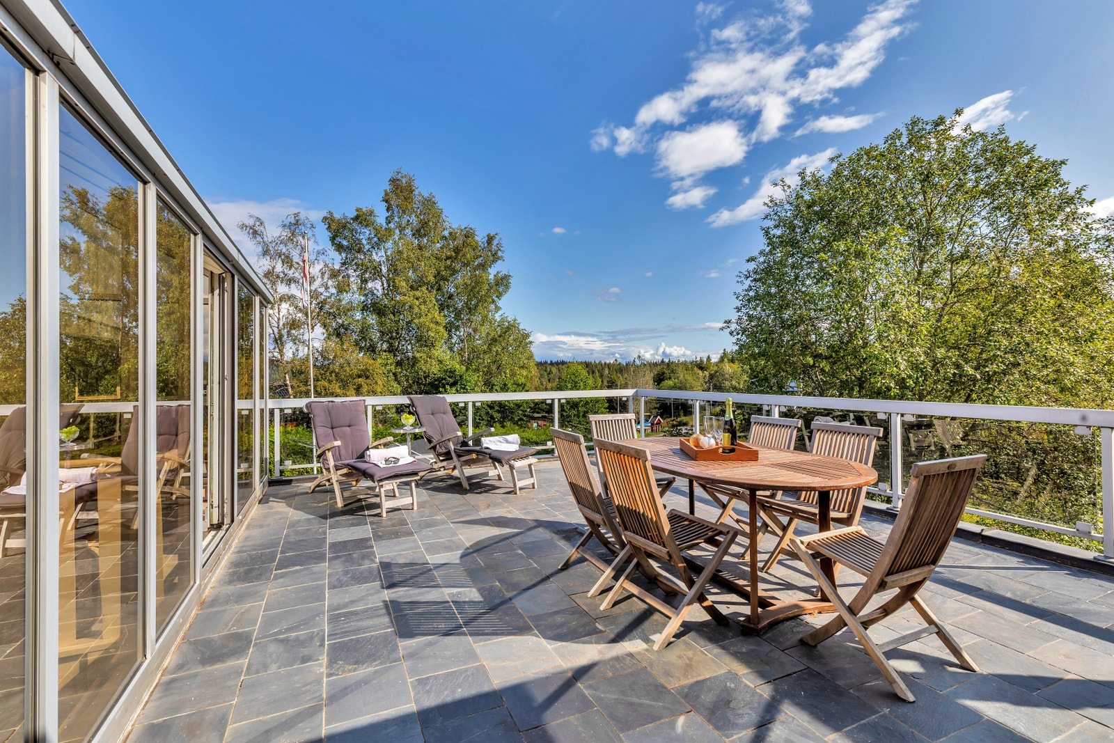 Flott utsyn fra terrassen Galleribilde