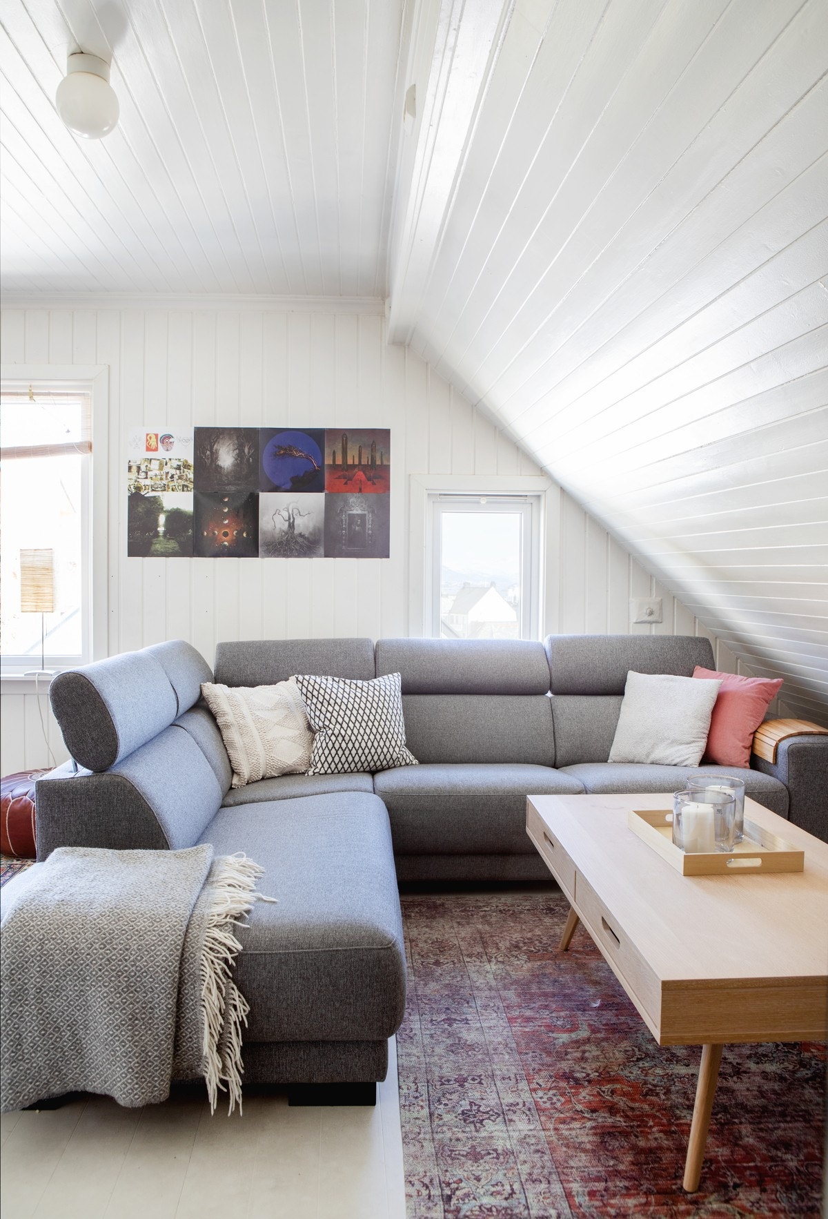 Leiligheten er malt i lyse farger og har malte tregulv. Galleribilde