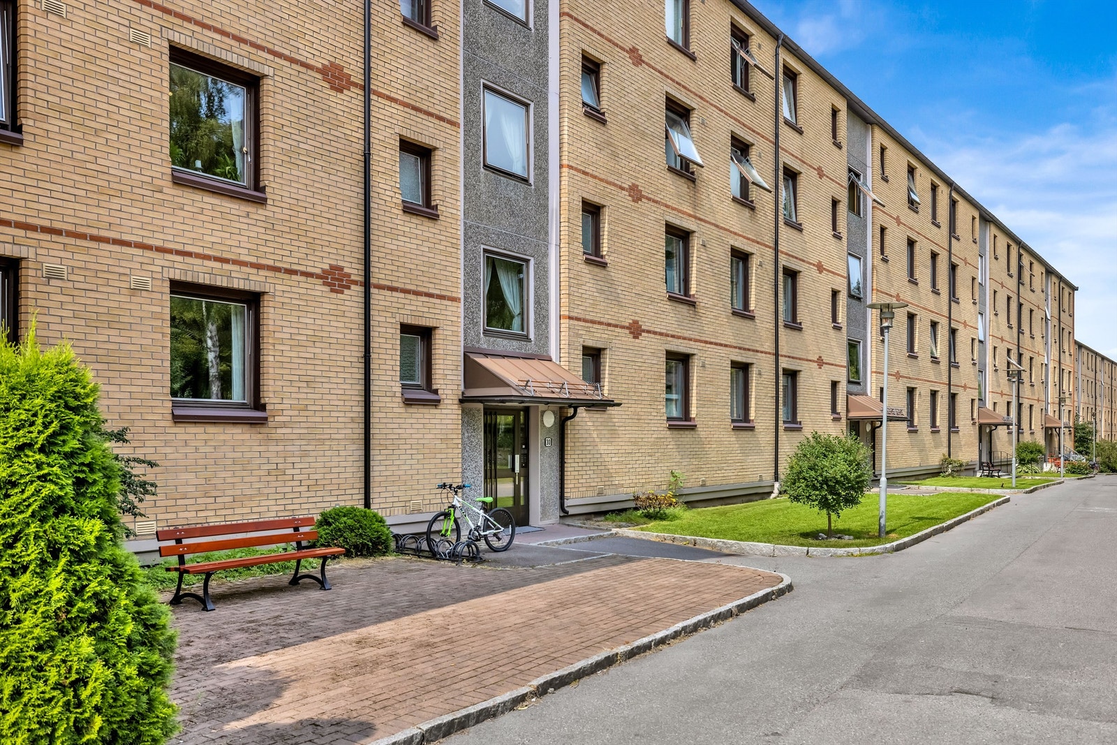 Inngangspartiet - leiligheten har god intern beliggenhet i borettslaget. Galleribilde