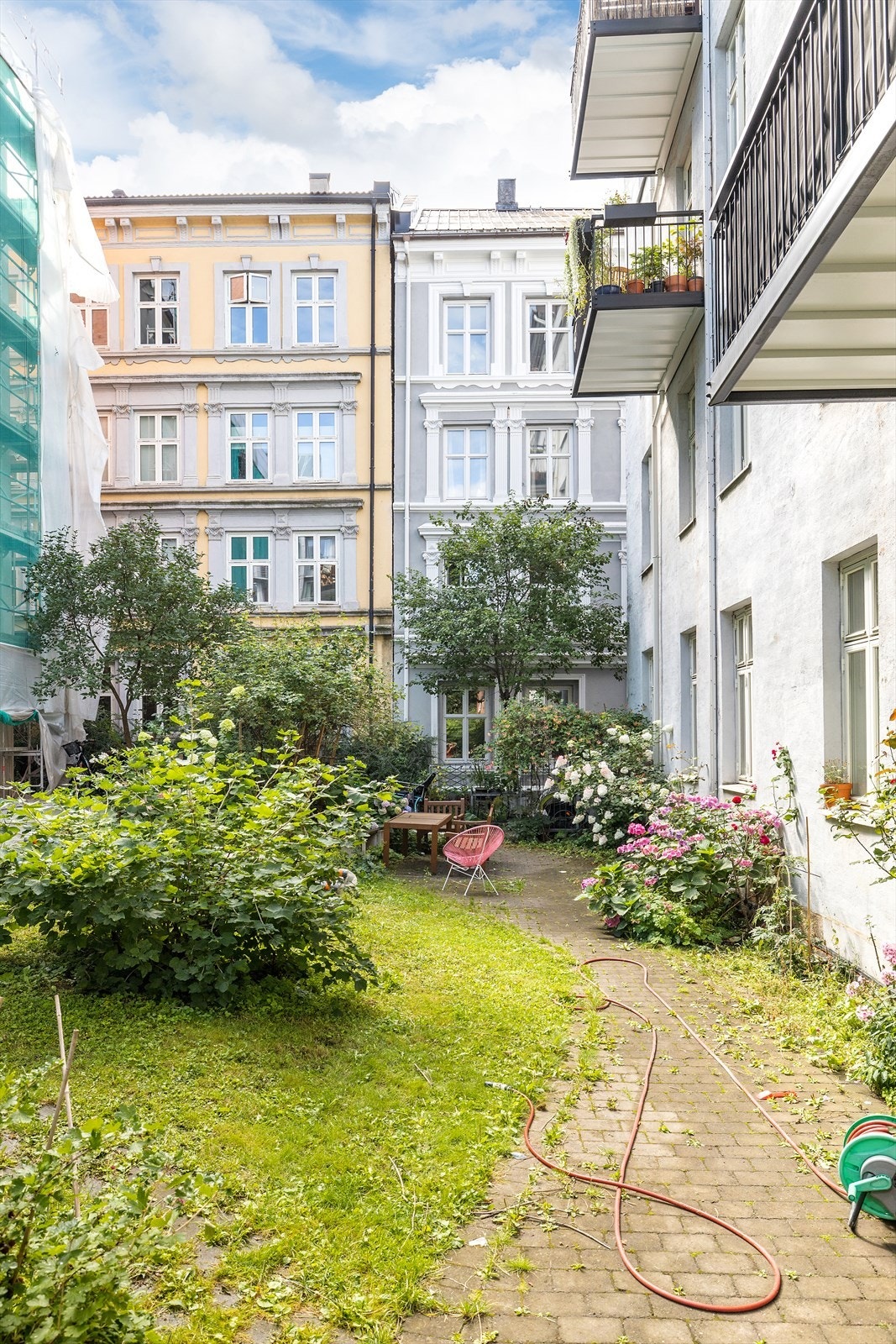 Sameiet har en pen og frodig bakgård. Galleribilde