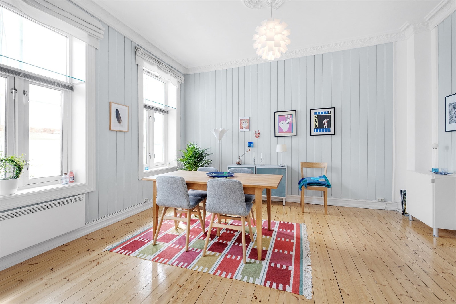 Her er det rikelig med plass til et stort spisestuebord og mange gjester. Galleribilde