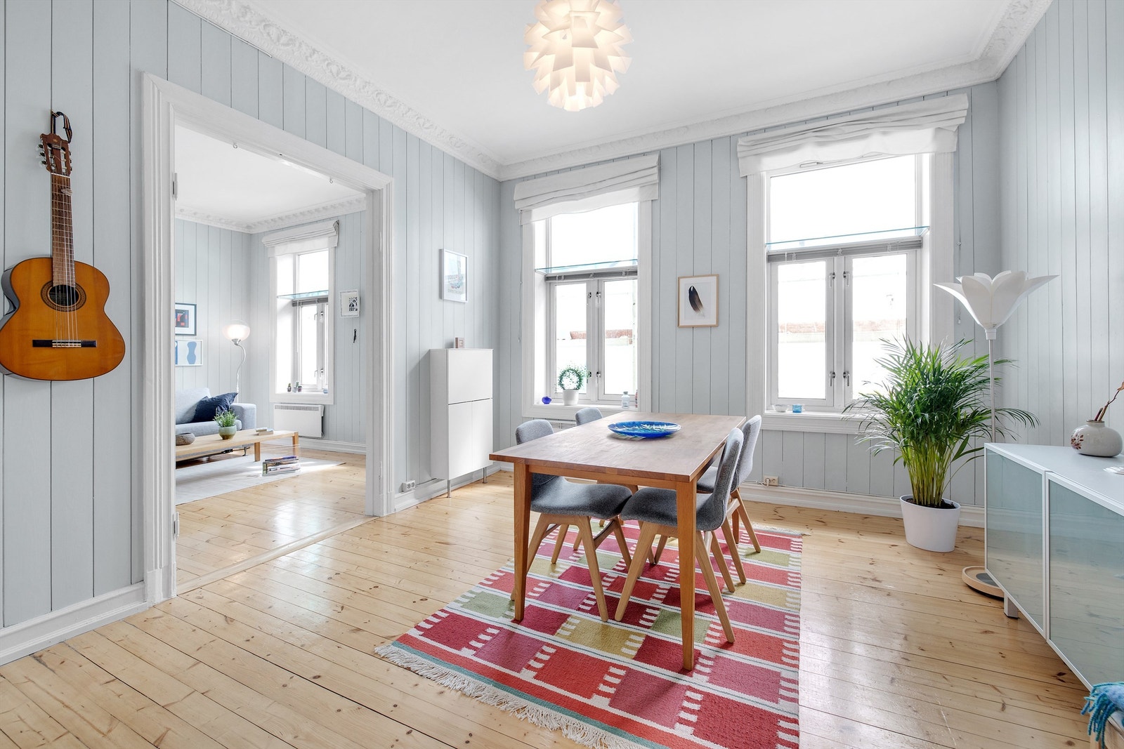 Også mulighet for kontorplass ved skatollet i spisestue. Galleribilde