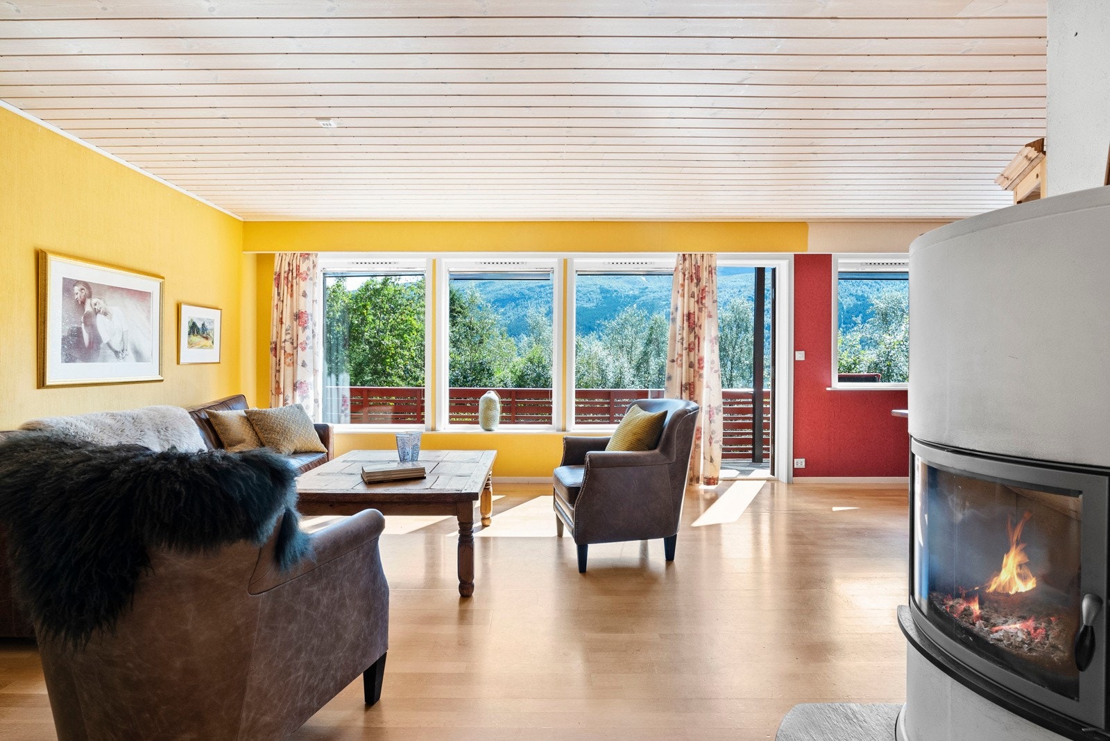 I enden av gangen finner du stuen, som er boligens største rom. Galleribilde