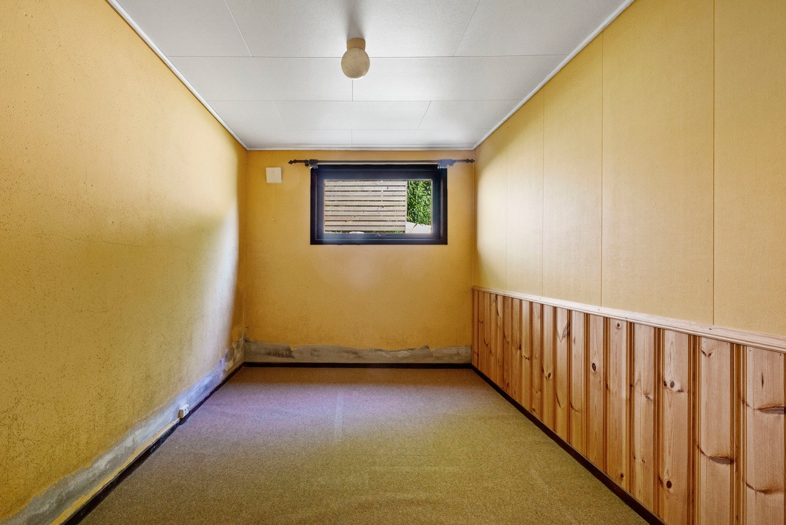 Soverom 2 i underetasjen. Rommet har tidligere blitt benyttet som trimrom. Galleribilde