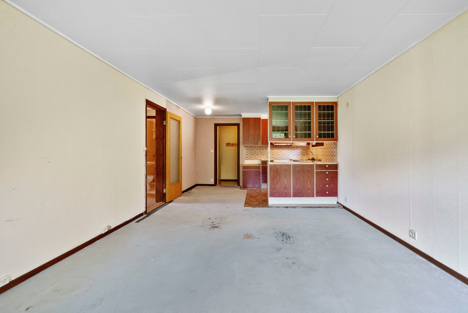 Stuen og kjøkkenet fremgår i en åpen løsning. Galleribilde