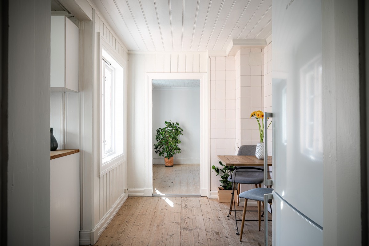 Separat kjøkken med utsyn til egen hageflekk. Galleribilde