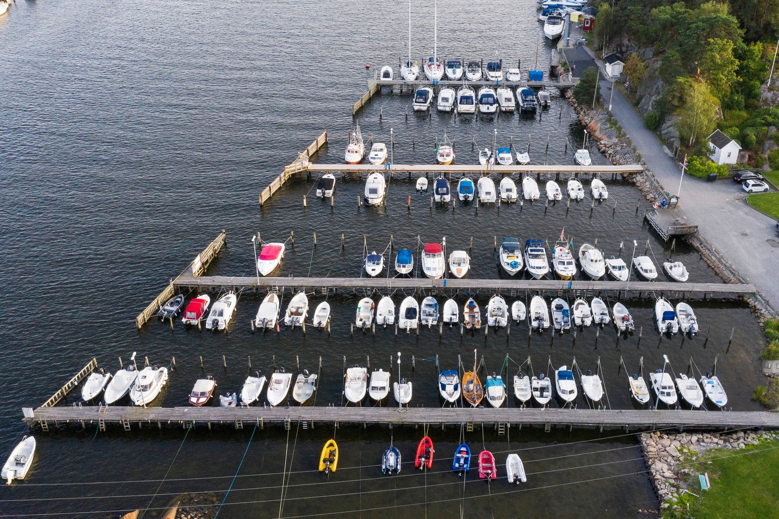 Nærhet til båthavn. Galleribilde